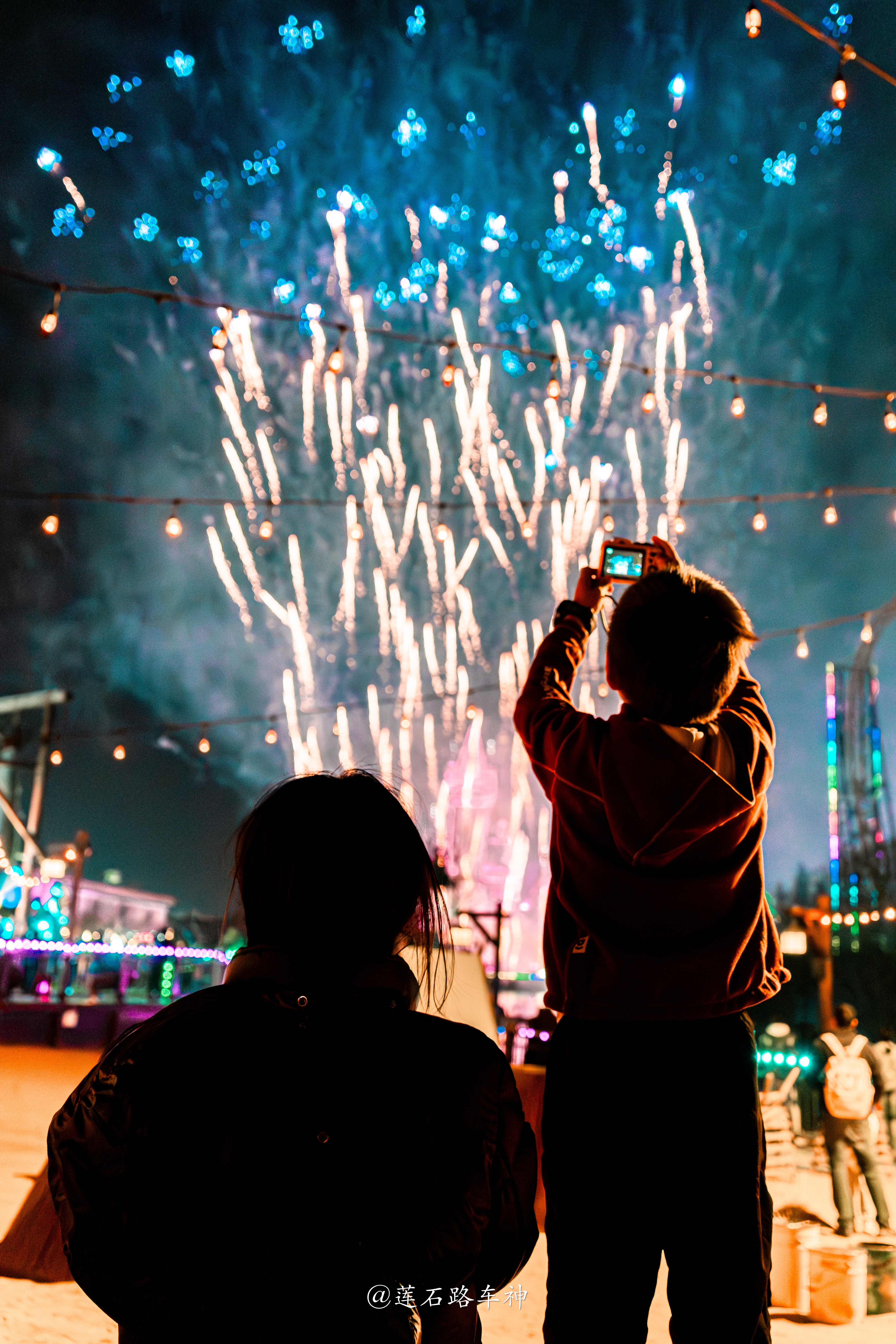 上海迪士尼70元1个包子网友怒了去过几次迪士尼了，在里边我就从来没吃过一顿饱饭，