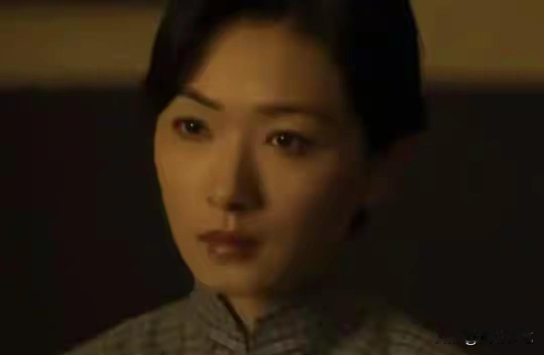 电视剧《八千里路云和月》已接近尾声，剧情变幻莫测，但反复证明人生如戏，戏如人生。