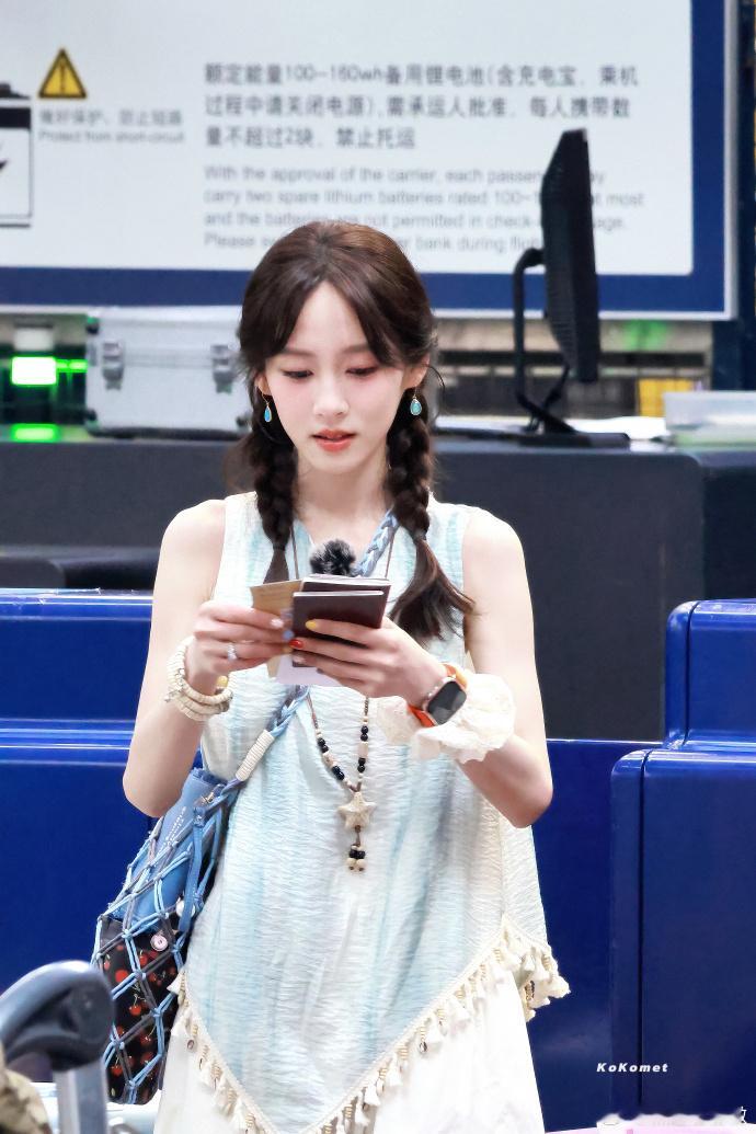 花少小妹王可待播剧花少小妹王可居然演过深情眼 该说不说花少小妹王可居然演过深情眼