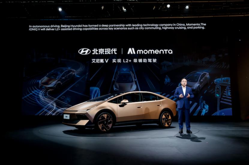 兼顾日常舒适与长期实用，才是当下理想的智电出行选择。北京现代展台迎来了一位重磅选