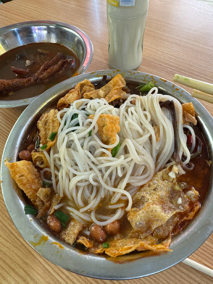 为什么广西柳州可以把螺蛳粉做出800亿级的产业规模，但是贵州的粉，云南的粉或者南