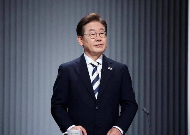 不给面子，韩国拒绝了日本。6月8日，韩国总统李在明今天在就职一周年记者会上，当着