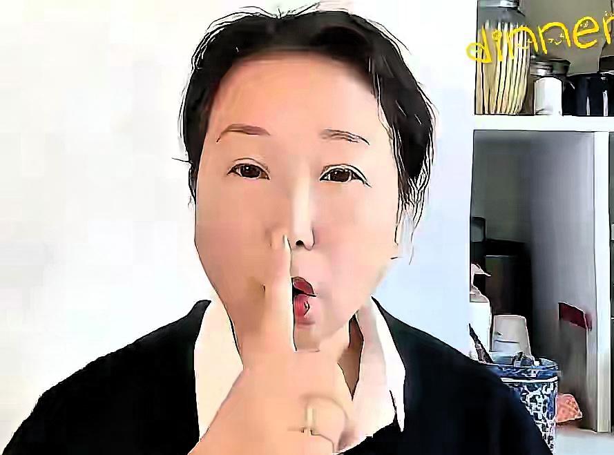 大娘家的瓜又爆了！
这下能清净3个月了！

前两天还在直播间大放厥词的大娘，说着