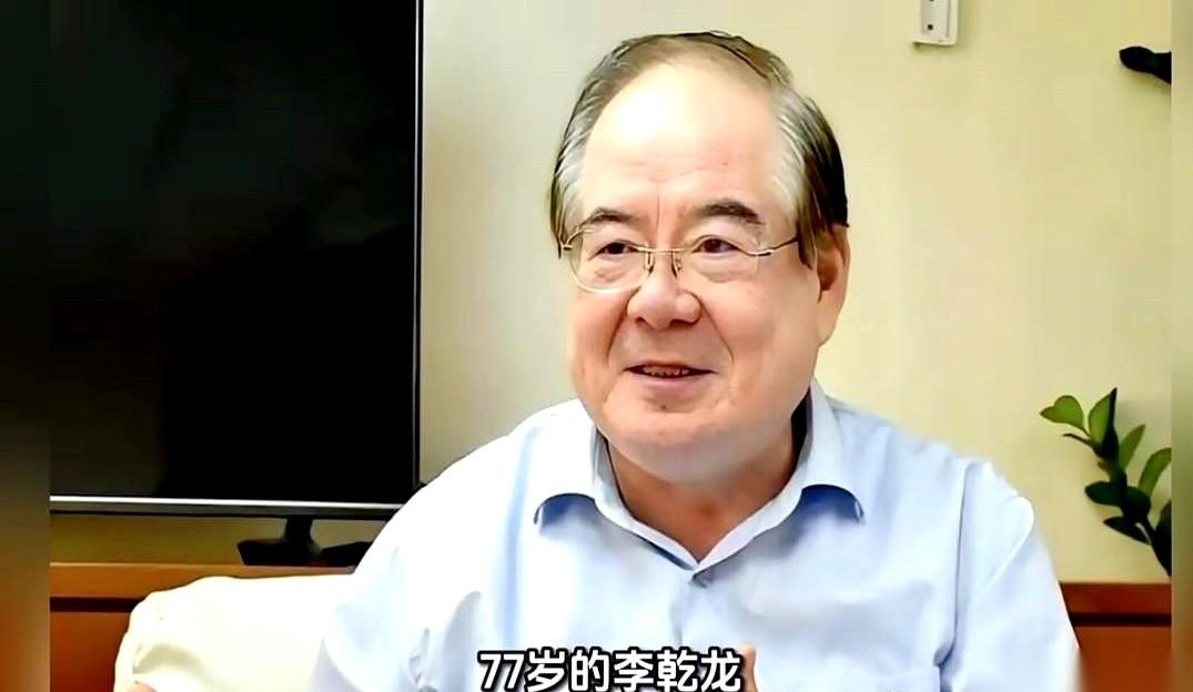 台媒最近报了个挺玄乎的事：国民党副主席李乾龙的座驾，在修理厂里现了原形。
当时车