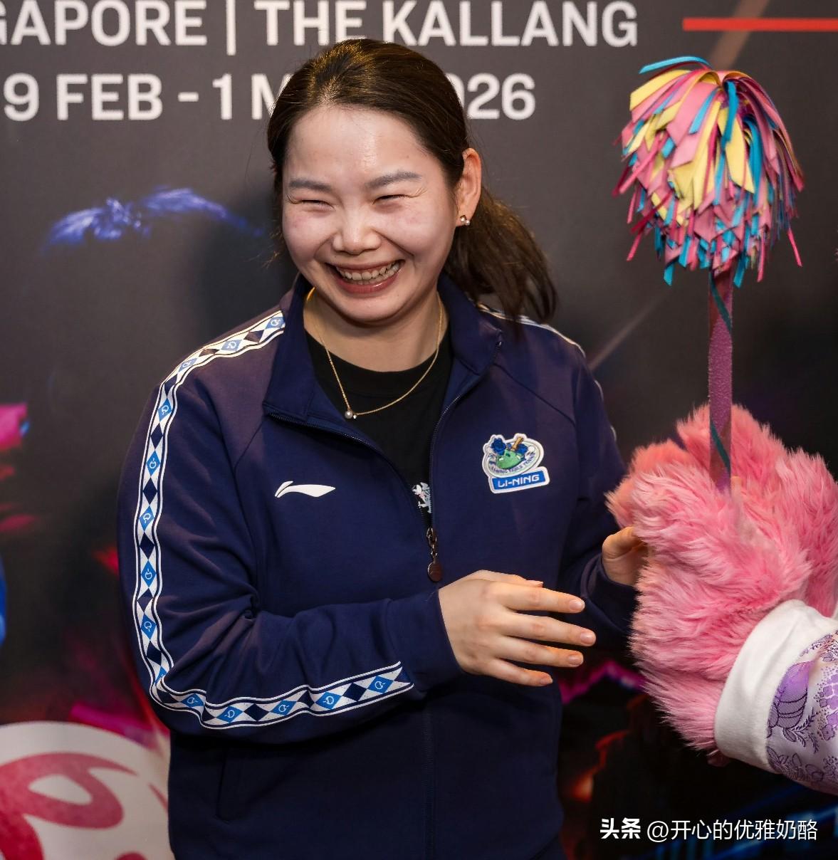 何卓佳不提比赛，只分享她的快乐。
大满贯归来，佳佳最先更新，九宫格满屏都是的笑脸