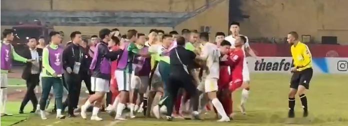 裁判盯的很仔细 