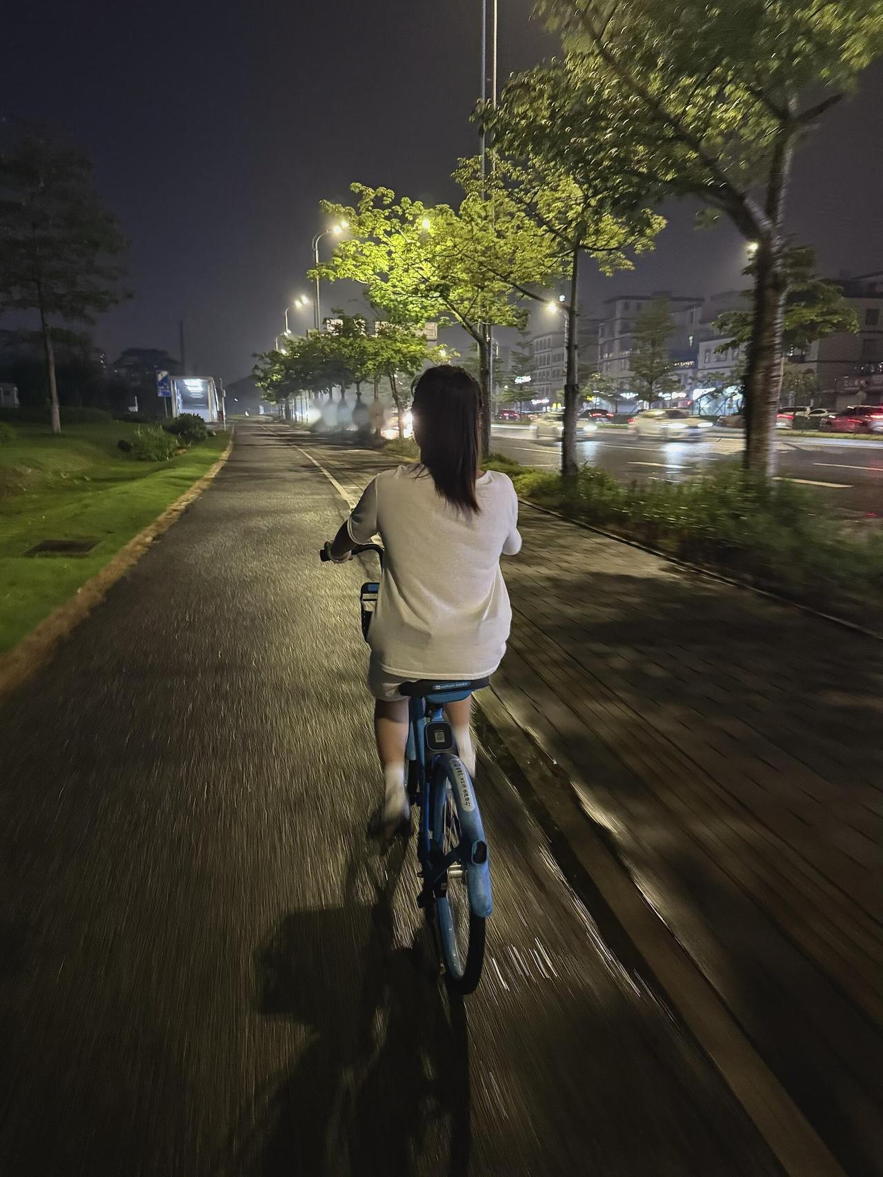 只要女人的性关系稍微复杂
那么任何一个有智商
有能力的男人都不会
把你当成可以共