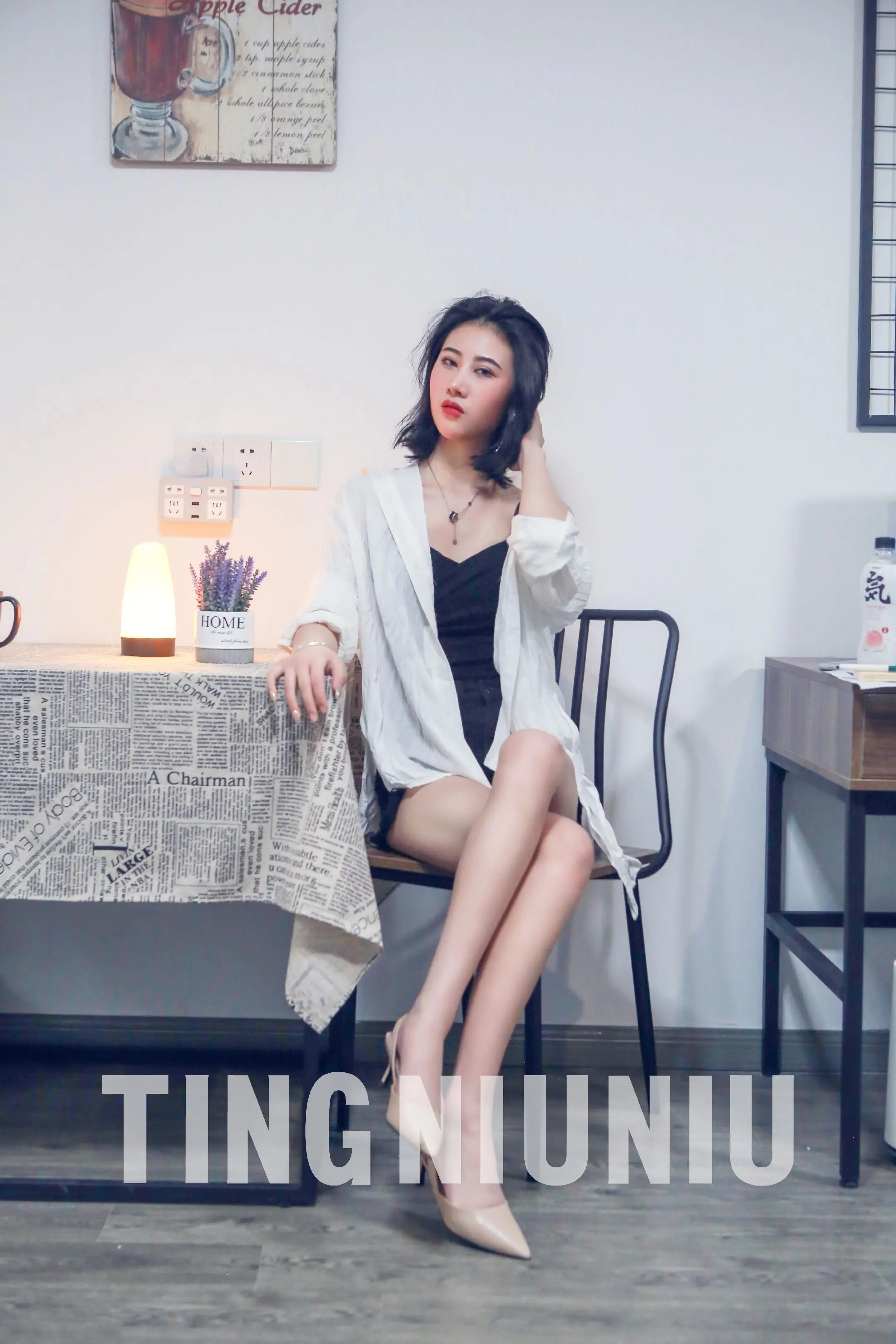 宅家抖出美好生活 宅家写真 居家写真 纯欲天花板 辣妹穿搭