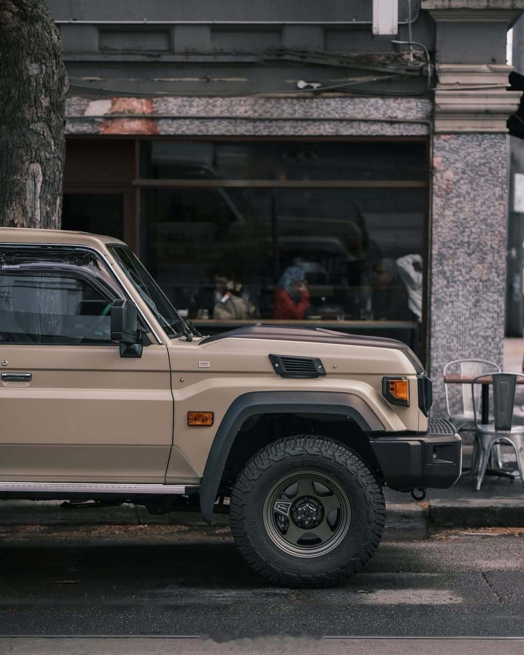 如果只是单纯地模仿了丰田经典LC的外观，你们是不是真的会为它买单呢？新能源汽车丰