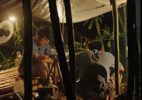 头部科普自媒体影视飓风创始人潘天鸿(Tim)在个人“100小时重返荒岛”直播活动