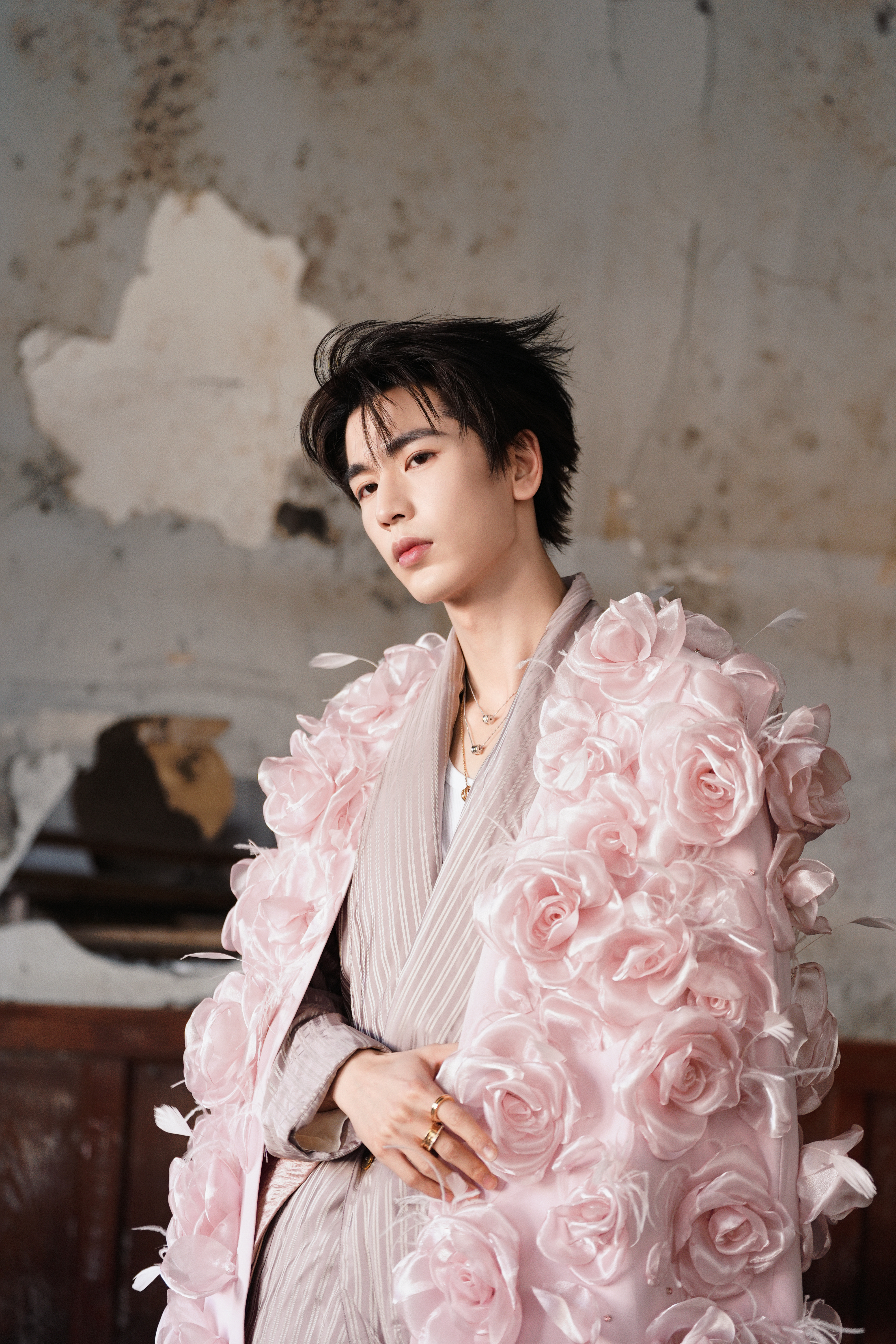 支持一下张凌赫杂志