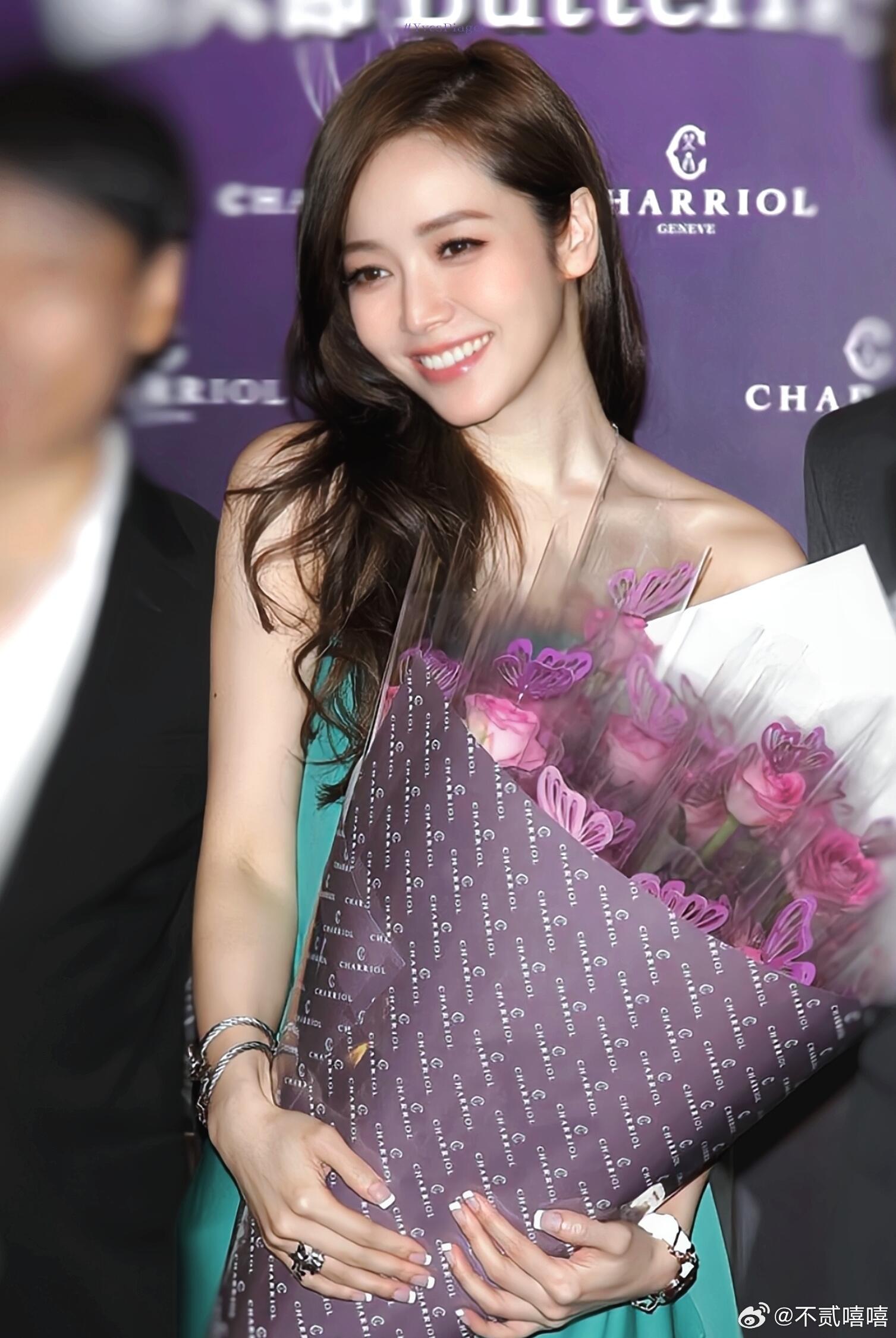 周杰伦的“前任”最近两年频频出现，上了浪姐的主持人侯佩岑，拥有庞大cp粉的田馥甄