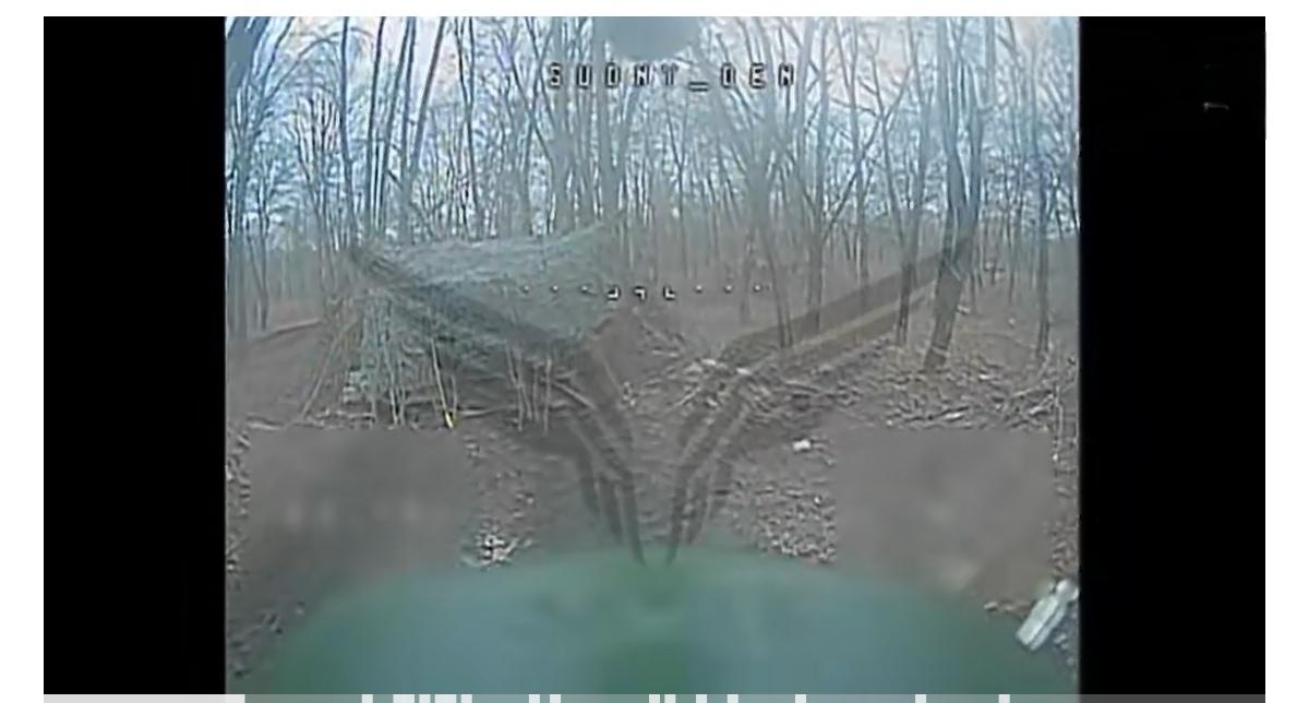 乌军在德鲁日科夫卡附近车队被击中乌军一天内损失了多达二十辆装甲车辆，这些车辆甚至