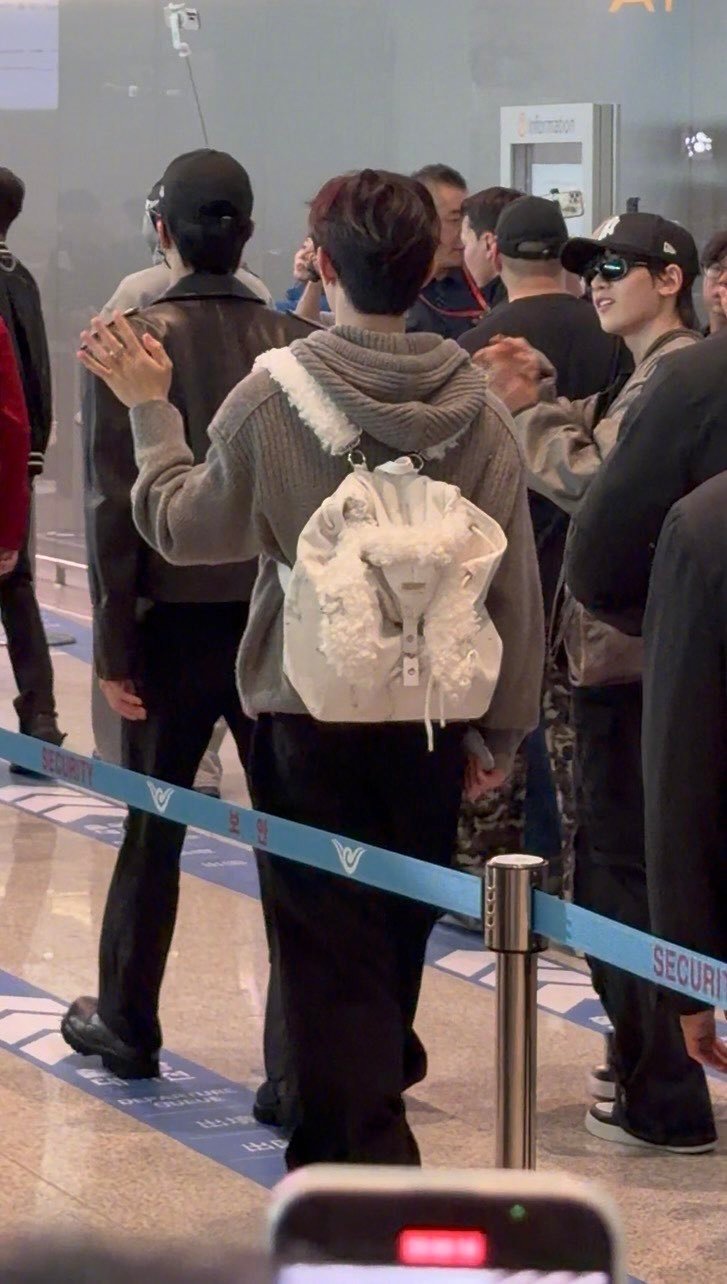 章昊的背包好萌啊 大吃一口萌物