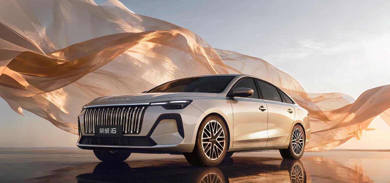 全新荣威i6官图发布，4月上市，主打智能与效能！
荣威i6的最新官图出来了，这次