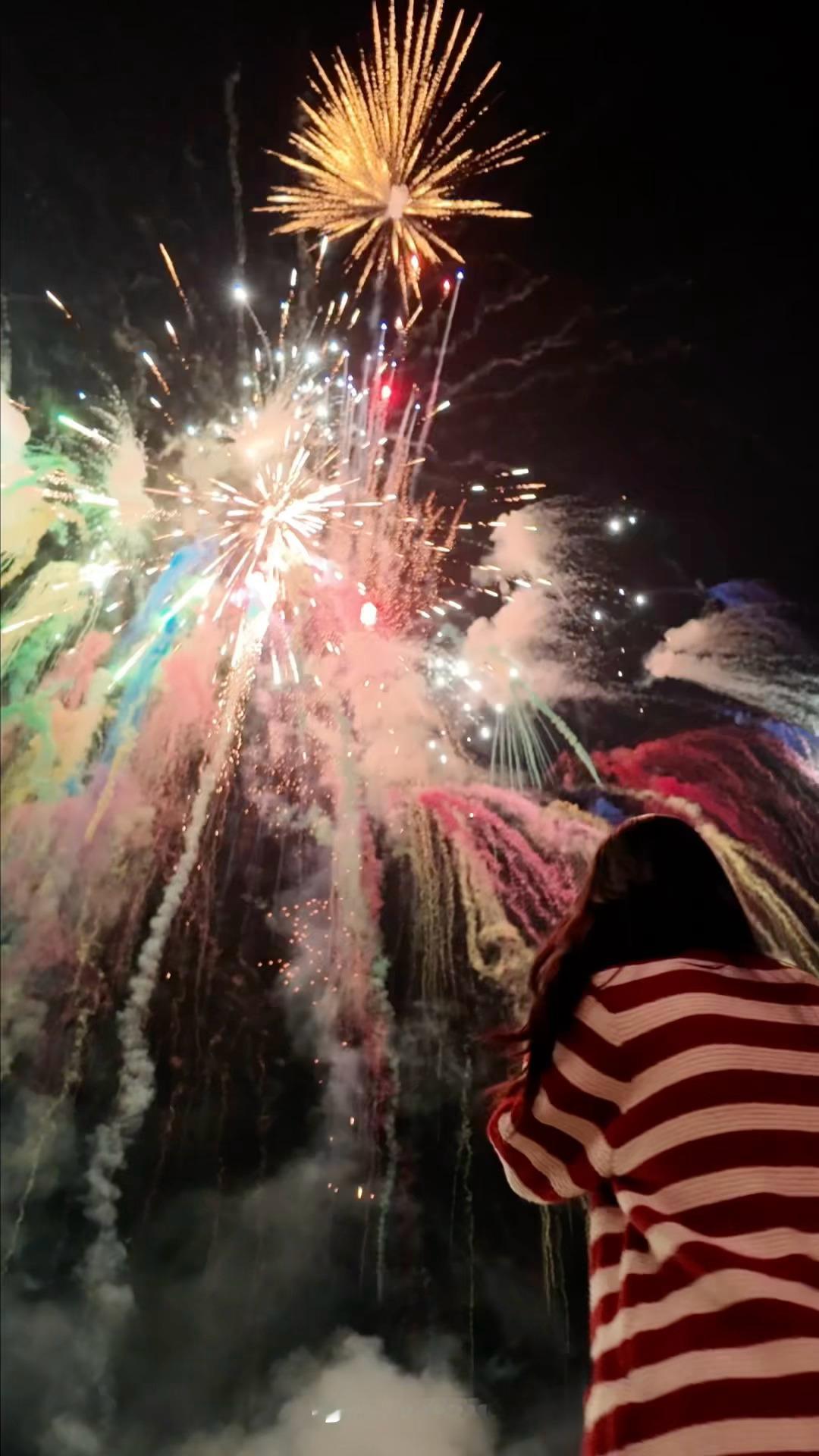 我们 此刻来年 都幸福 