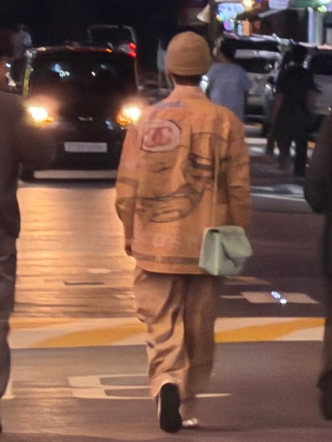 哦摸 昨日份小俊偶遇 🤲🏻 毛帽小咪哈哈哈！！！ 