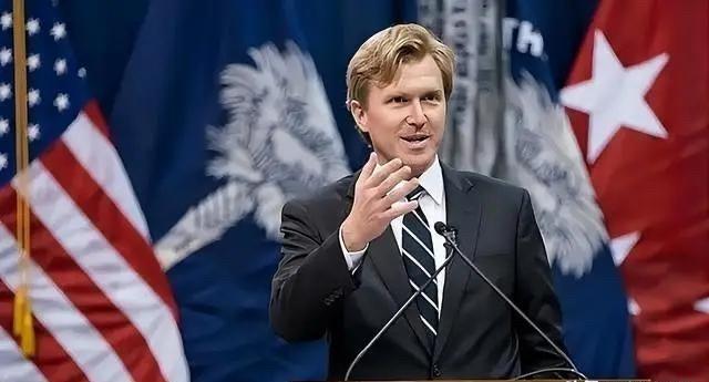 美国还是有头脑清醒的人的，美鹰派专家科尔比告诫美国人：别上俄、印、欧的当了，如果