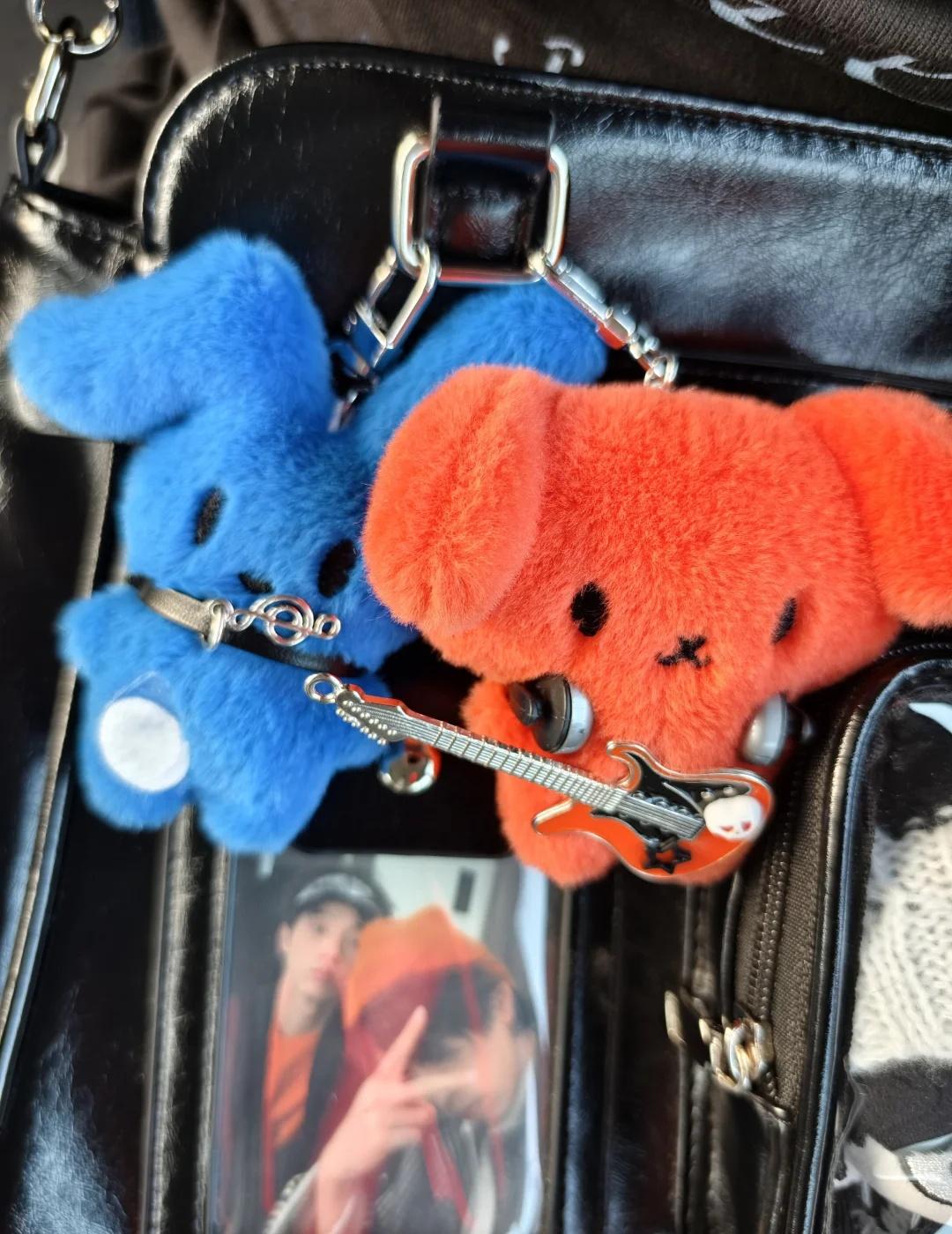 北京地铁你给我家孩子贝斯挤丢了😡
震怒啊啊啊啊啊啊啊啊