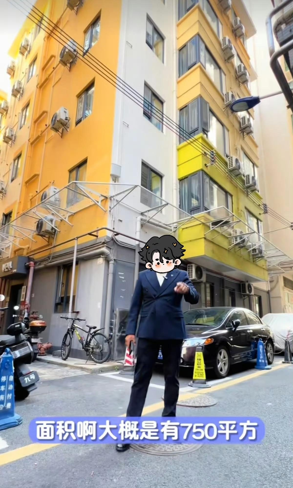 位于深圳龙华大浪的一套 750 平方的农民房卖了 900 万，每个月理论上可以收