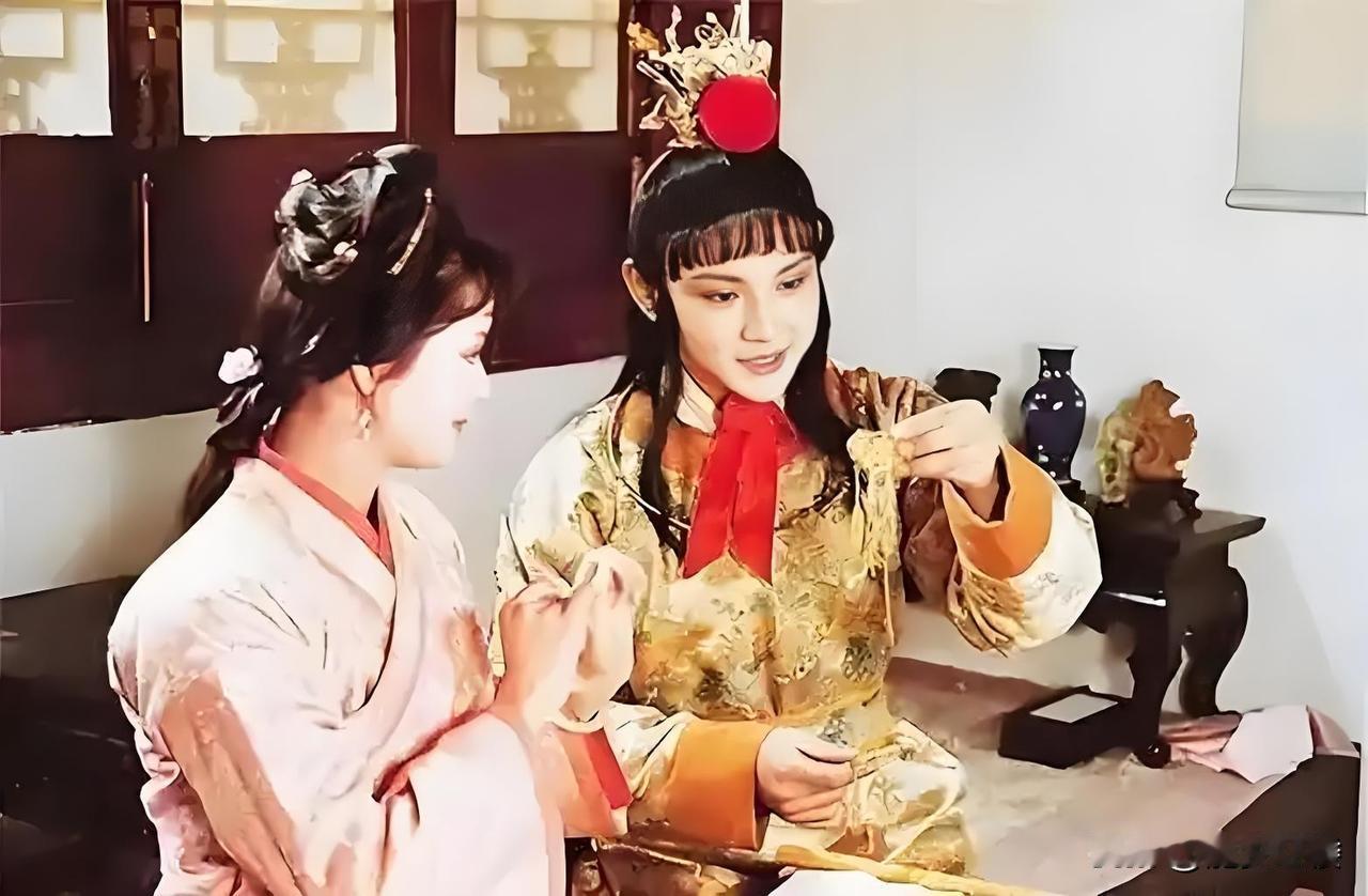 补天弃石并非作者的自喻，在《红楼梦》整部书中，它反倒是在脸上刻着“假”字的幽灵。