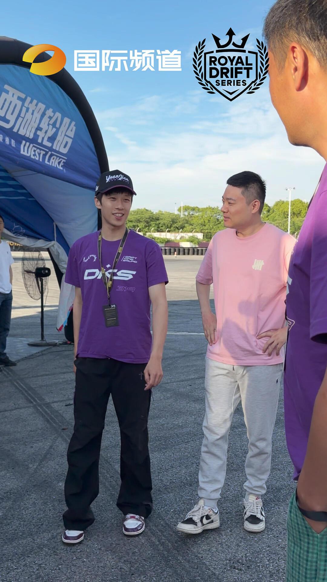 小林将军和丁主任畅谈的样子，真的是找到了自己的理想，丁俊晖和林高远真的好让人羡慕