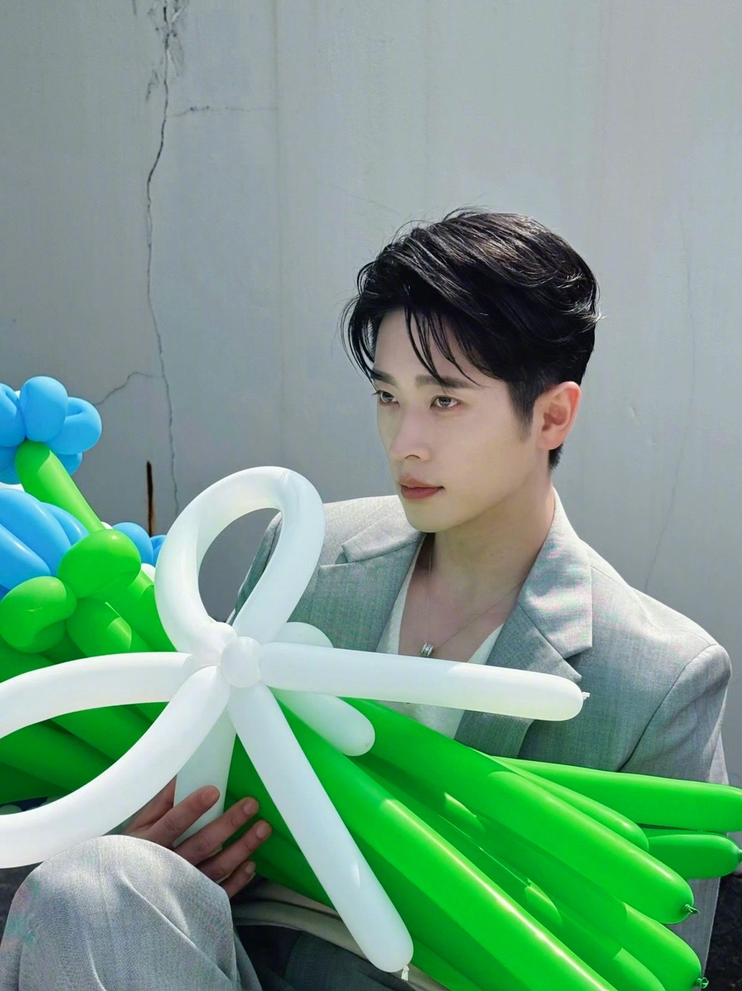 这个丞磊又帅又淘气～