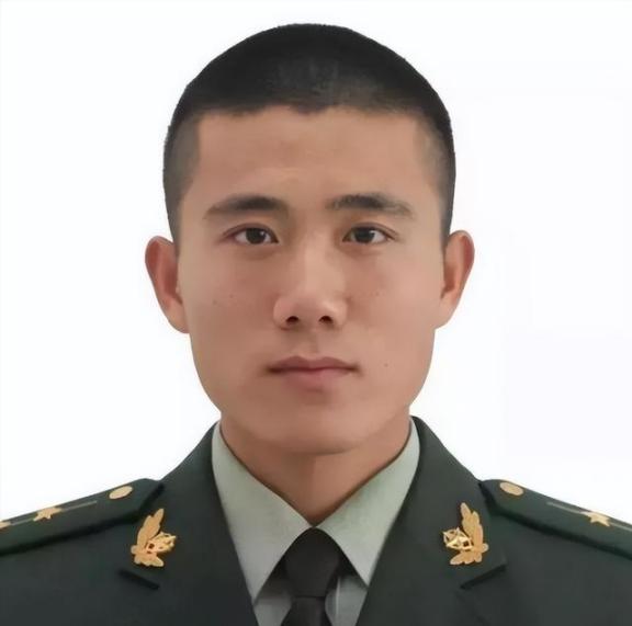 “国家白白培养了他5年！”2018年，武警济南支队入职了一个月的大学生，还立下了
