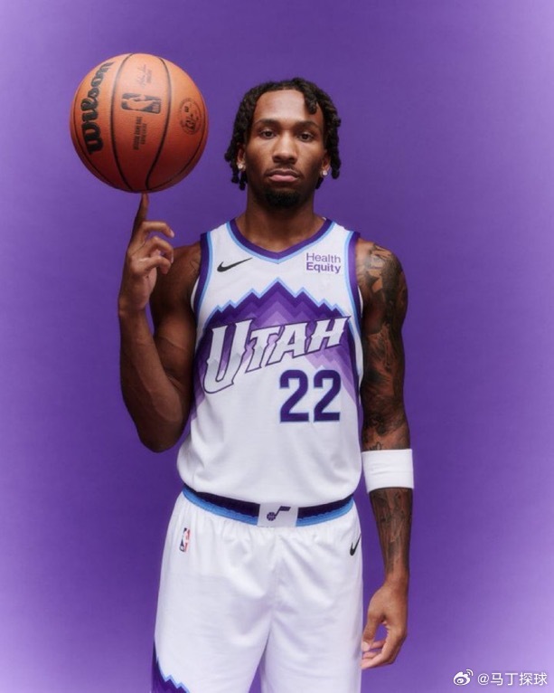 先看看达林·彼得森穿着犹他爵士队的球衣 nba选秀