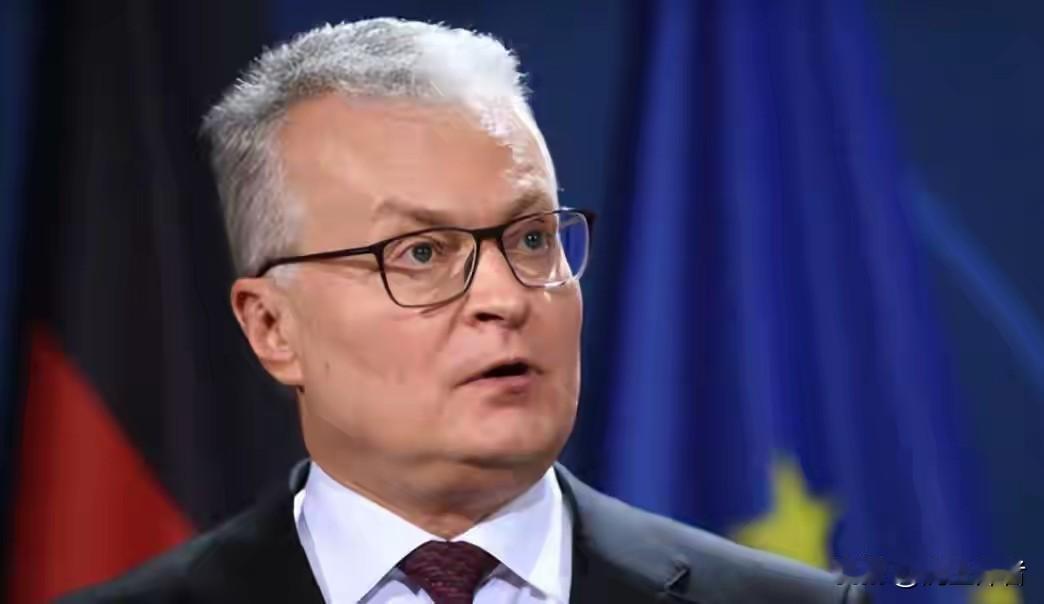 立陶宛此时向我国疯狂示好的目的无非是惦记我们庞大的国内市场了。经济止损，摆脱外交