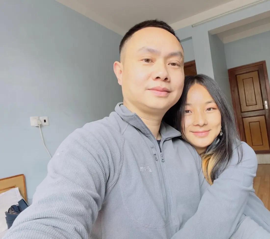 帕桑拉姆和亮亮是我喜欢的一对情侣一对夫妻，
为什么用情侣来形容他们。
因为拉姆还