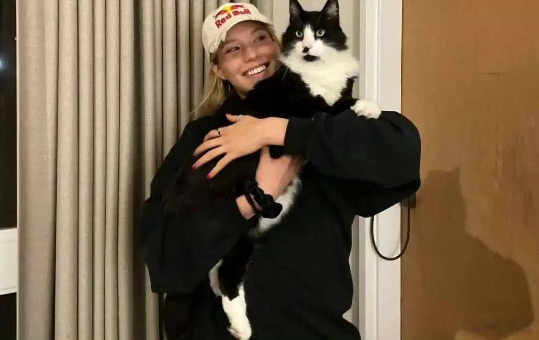 谷爱凌把LV项链借斯坦福室友去约会谷爱凌把LV项链借斯坦福室友去约会对谷爱凌来说