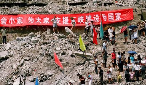 1993年后，三峡100多万人都迁移，当时有上海、广东、山东、江苏等11个省可供