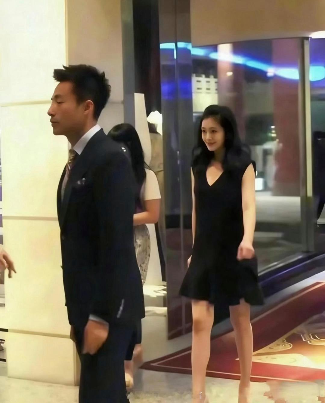 据说这是汪小菲和大S的第一次见面，原来帅哥当年就是这么沦陷的。 ​​​