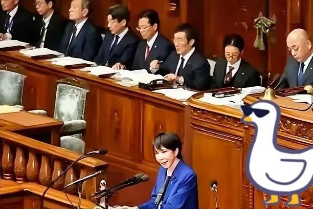 日本新首相高市早苗刚把首相宝座坐热3天，就抛出个让全网炸锅的消息，她明明白白的表