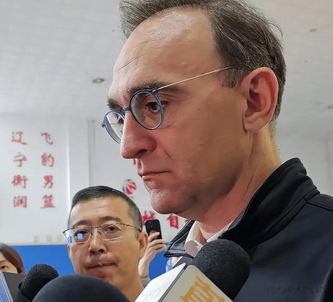 前两届，总冠军已经到手；新赛季，还能继续举杯吗？辽宁，好运

●教练换了！杨鸣离