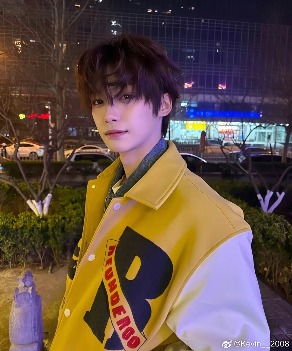 梓渝是谁啊？为啥关注度这么高？从来没听说过他有啥作品啊？ ​​​