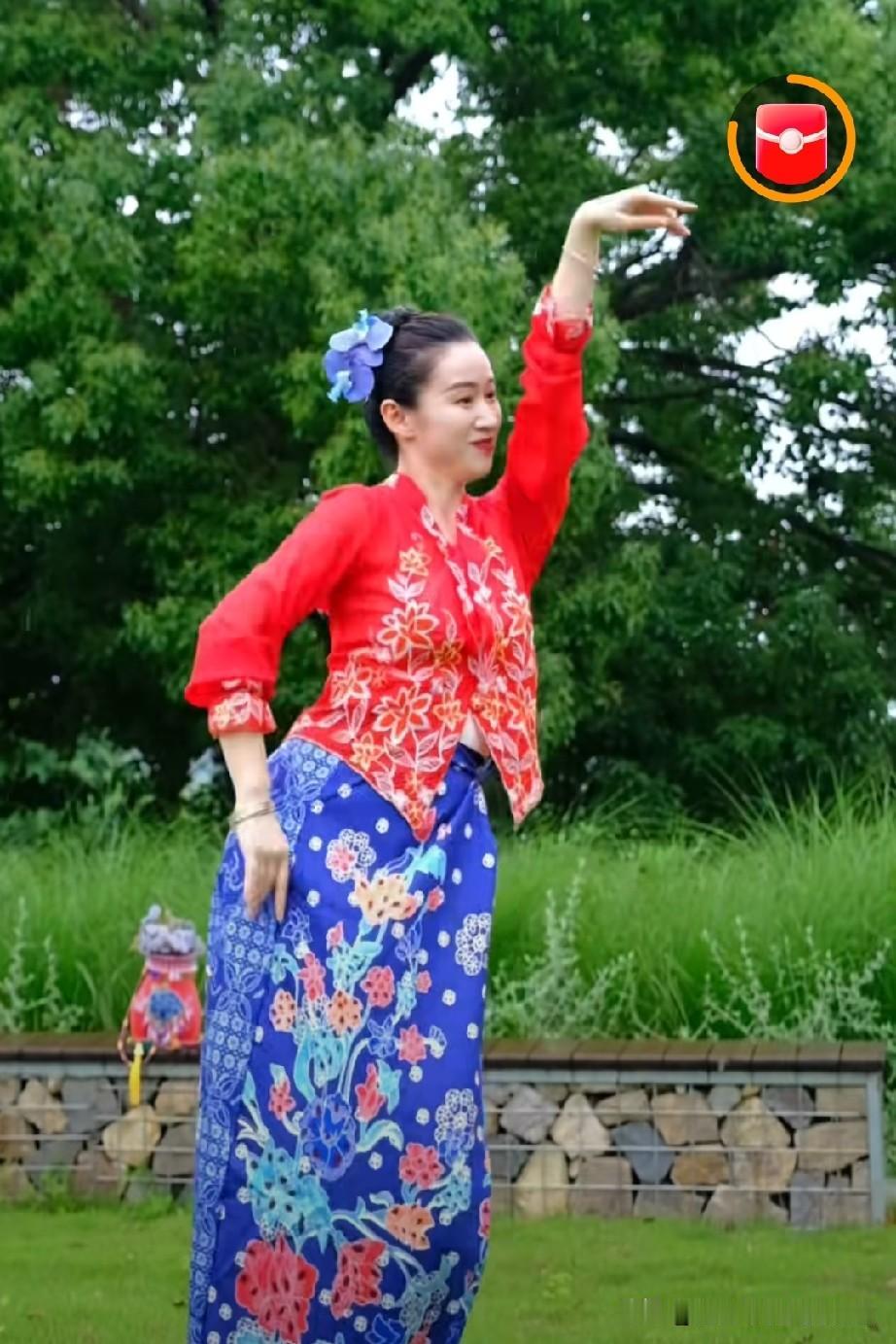 你认为《目瑙纵歌》的舞蹈好看吗我以为《目瑙纵歌》的舞蹈非常好看，不仅好看，歌曲还