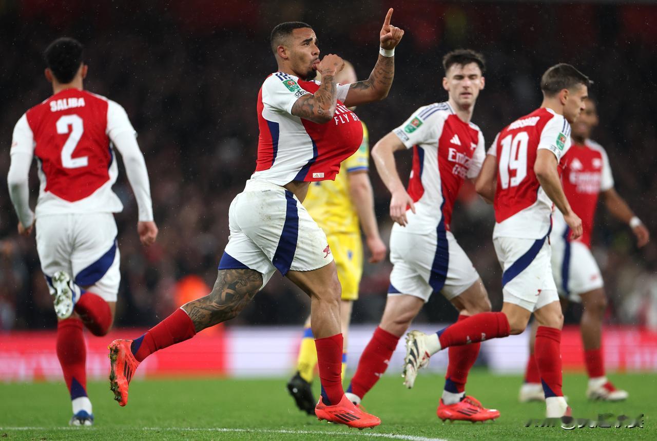 联赛杯1/4决赛比分⬇️

阿森纳 3-2 水晶宫
纽卡斯尔联 3-1 布伦特福