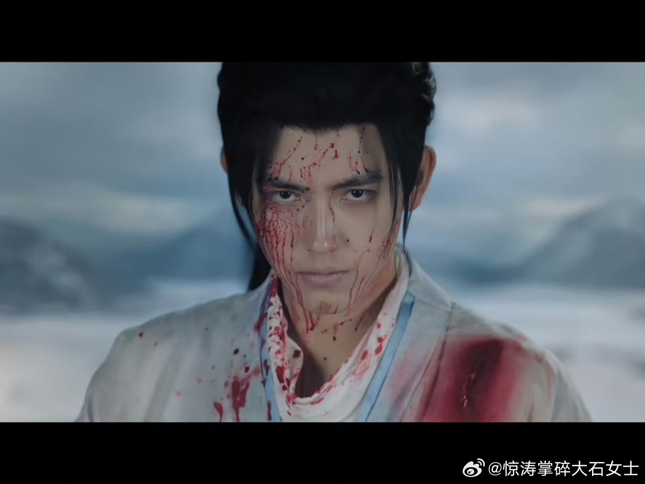 陈飞宇大梁踏白军统领段胥角色大片陈飞宇黑带蒙眼战损大片陈飞宇黑带蒙眼战损大片杀疯