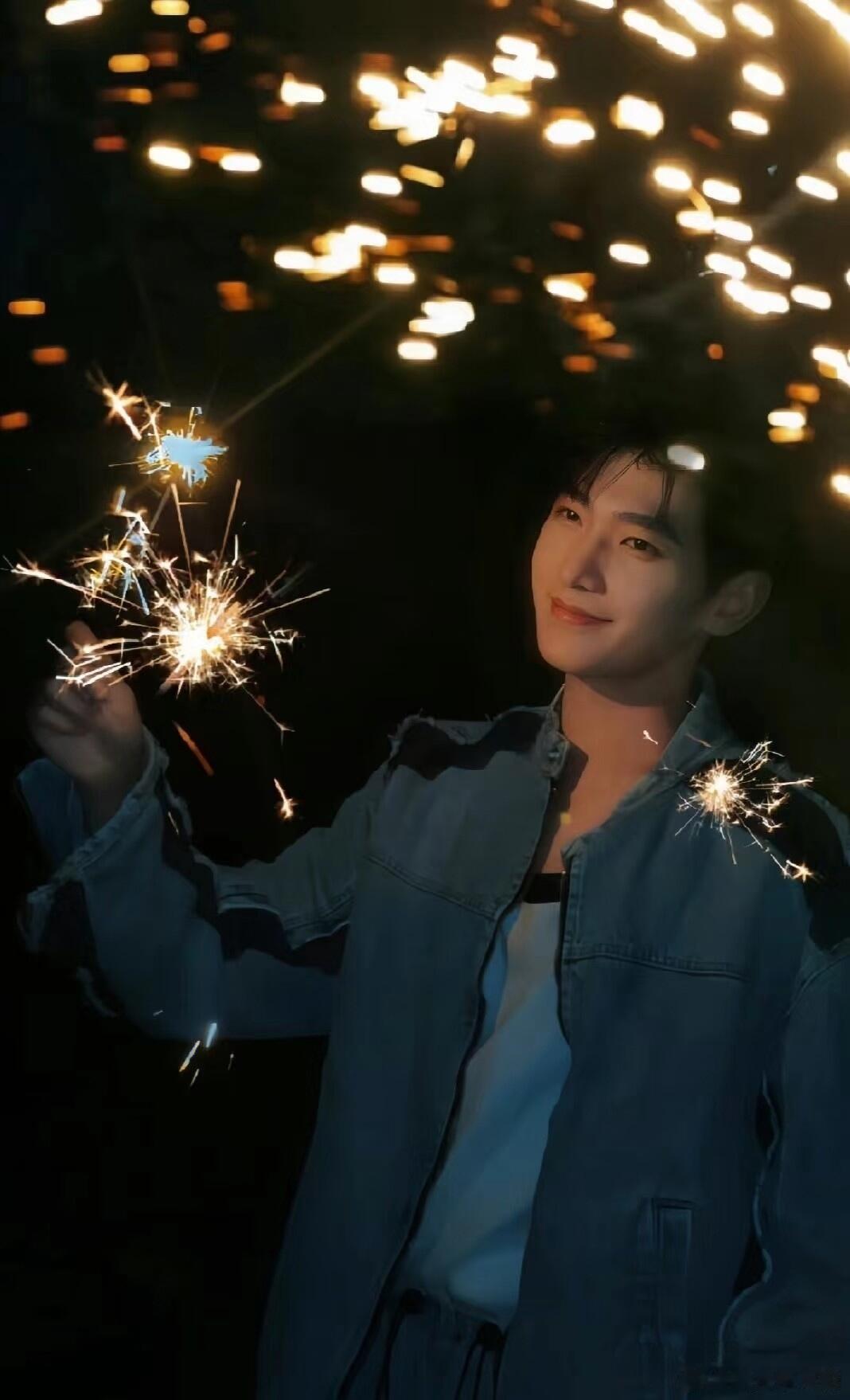 刘大锤直播：杨洋目前没谈恋爱，一心在横店拍戏！杨洋的肖奈滤镜还在，养养眼特别好！