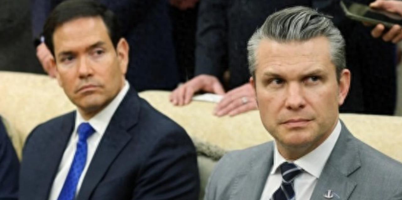 彻底闹掰！美国民主党急眼硬刚，放死命令不把对伊战争真相说清楚，国务卿、防长别想躲