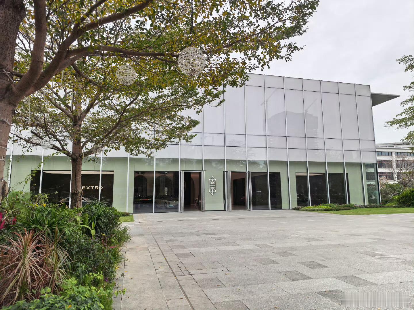 鸿蒙智行法务公示多自媒体账号被处理网络不是法外之地，乱抹黑造谣迟早会翻车 5月1