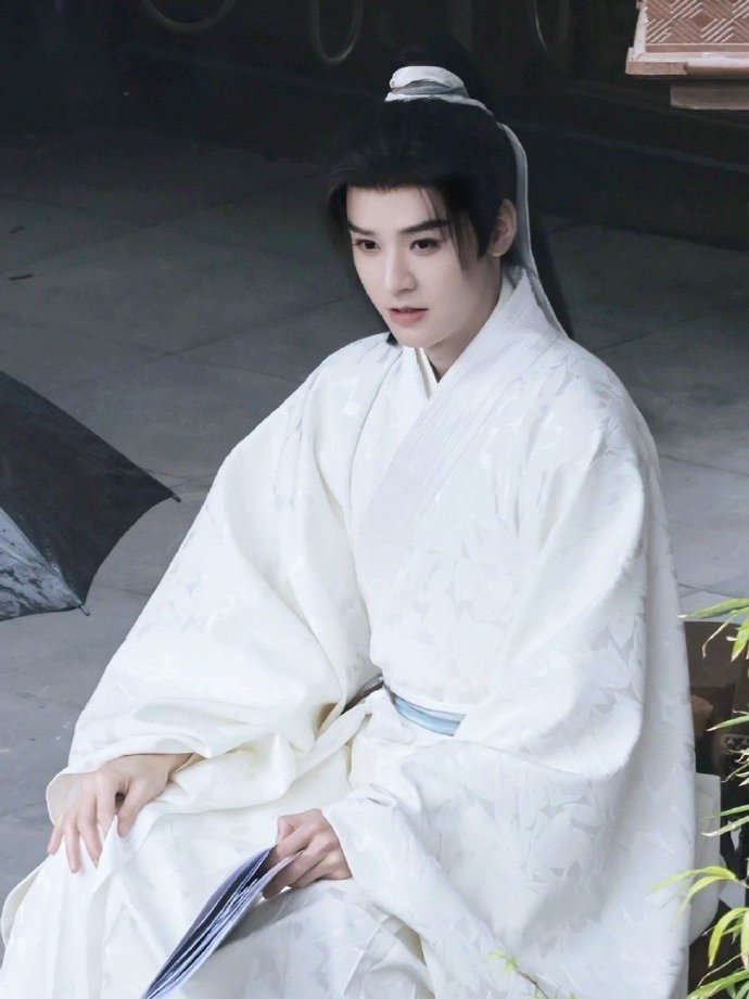 龚俊陆小凤白衣古装仙气感龚俊白衣小凤 龚俊陆小凤白衣古装仙气感，龚俊白衣小凤，谁