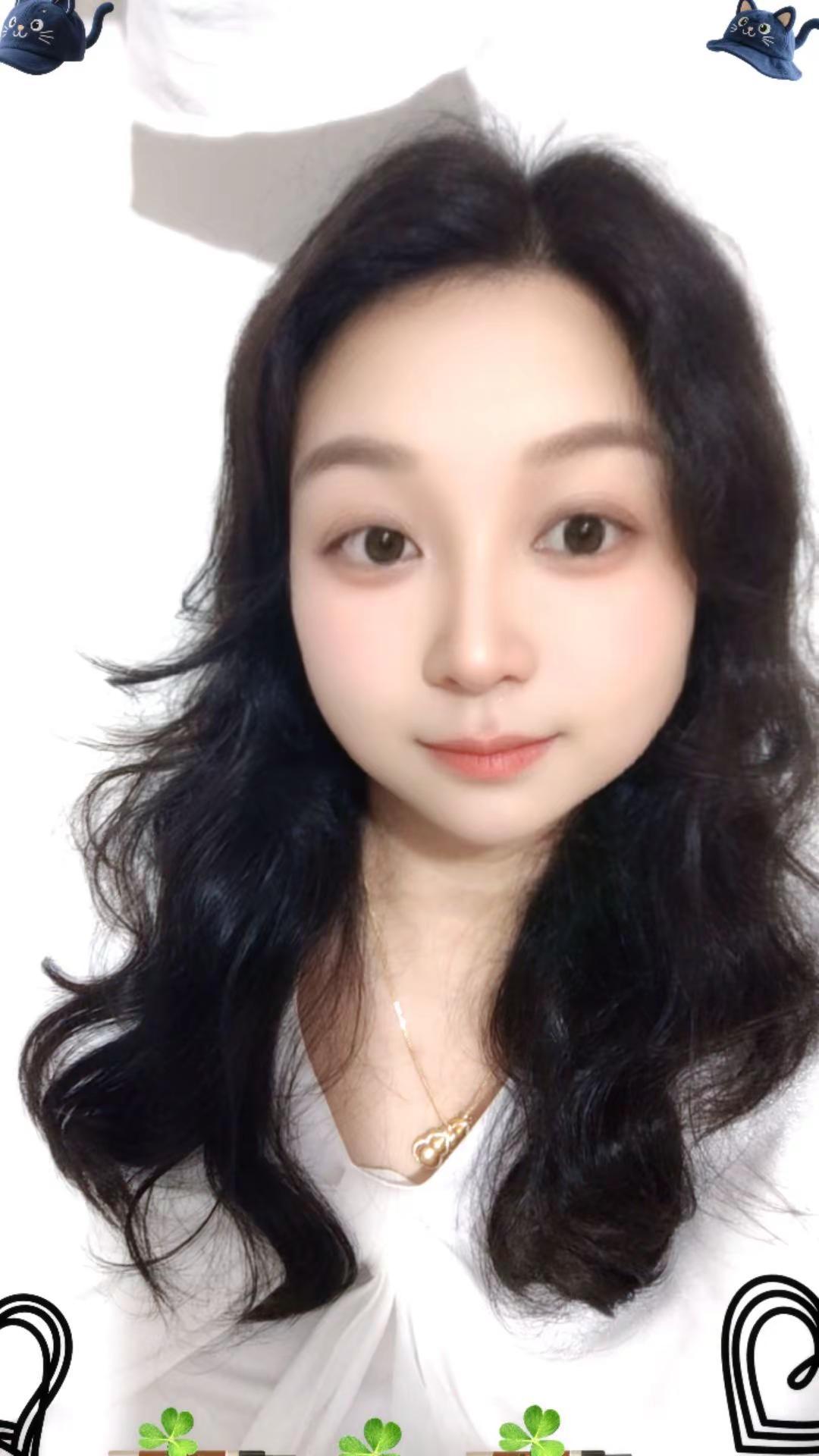 日落归山海，山海藏深意。没有人不遗憾，只是有人不喊疼。后来晚风吹人醒，万事藏于心