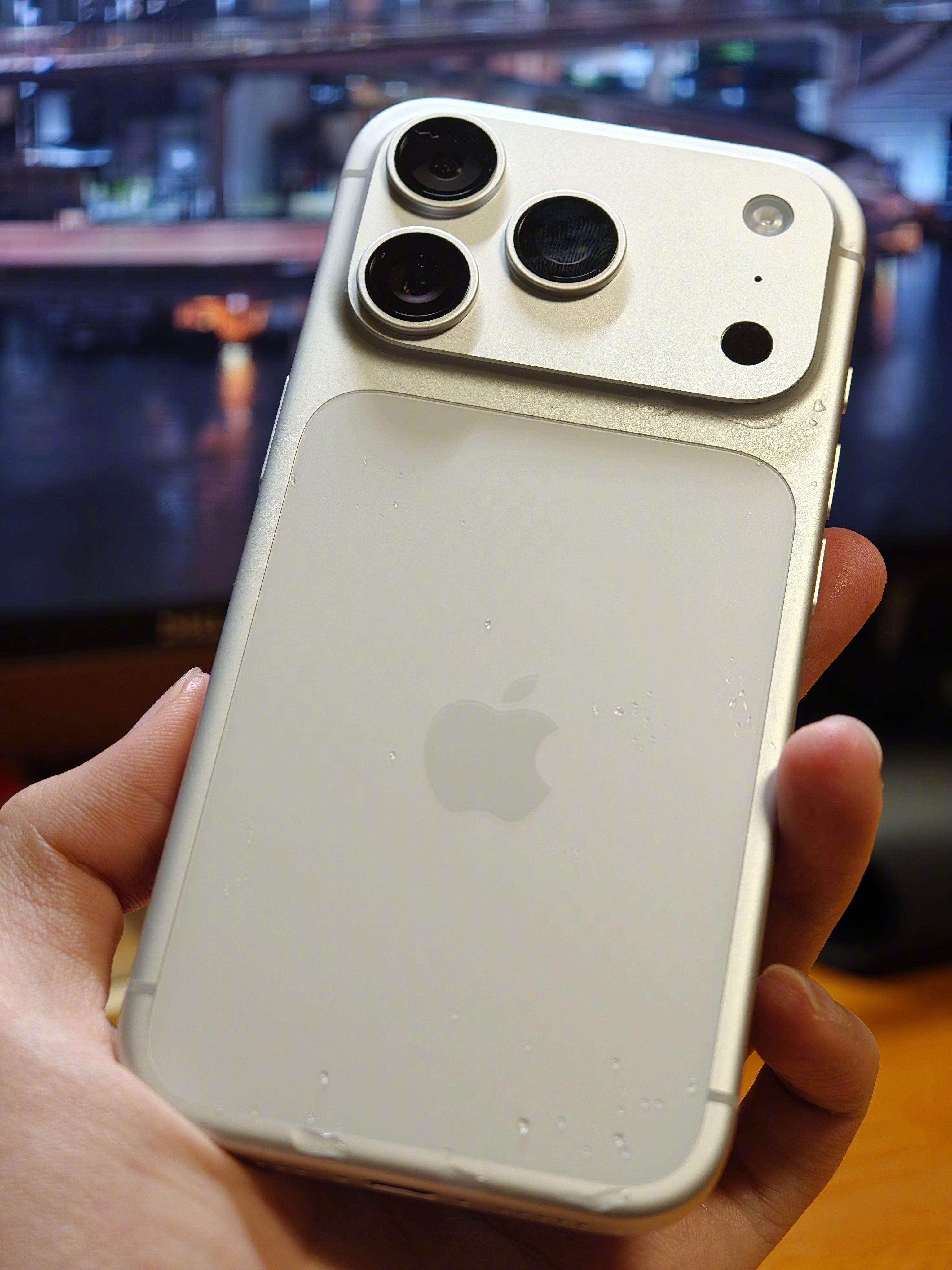 iPhone17 Pro Max发布至今已有九个月，刚上市那会儿很多人都吐槽它的