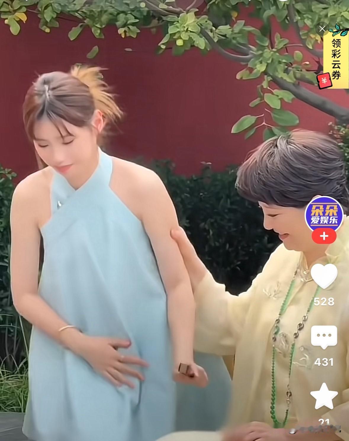 徐帆回应离婚传闻“我们一家人好着呢，没有离婚”。

我当然相信他们不可能离婚，徐