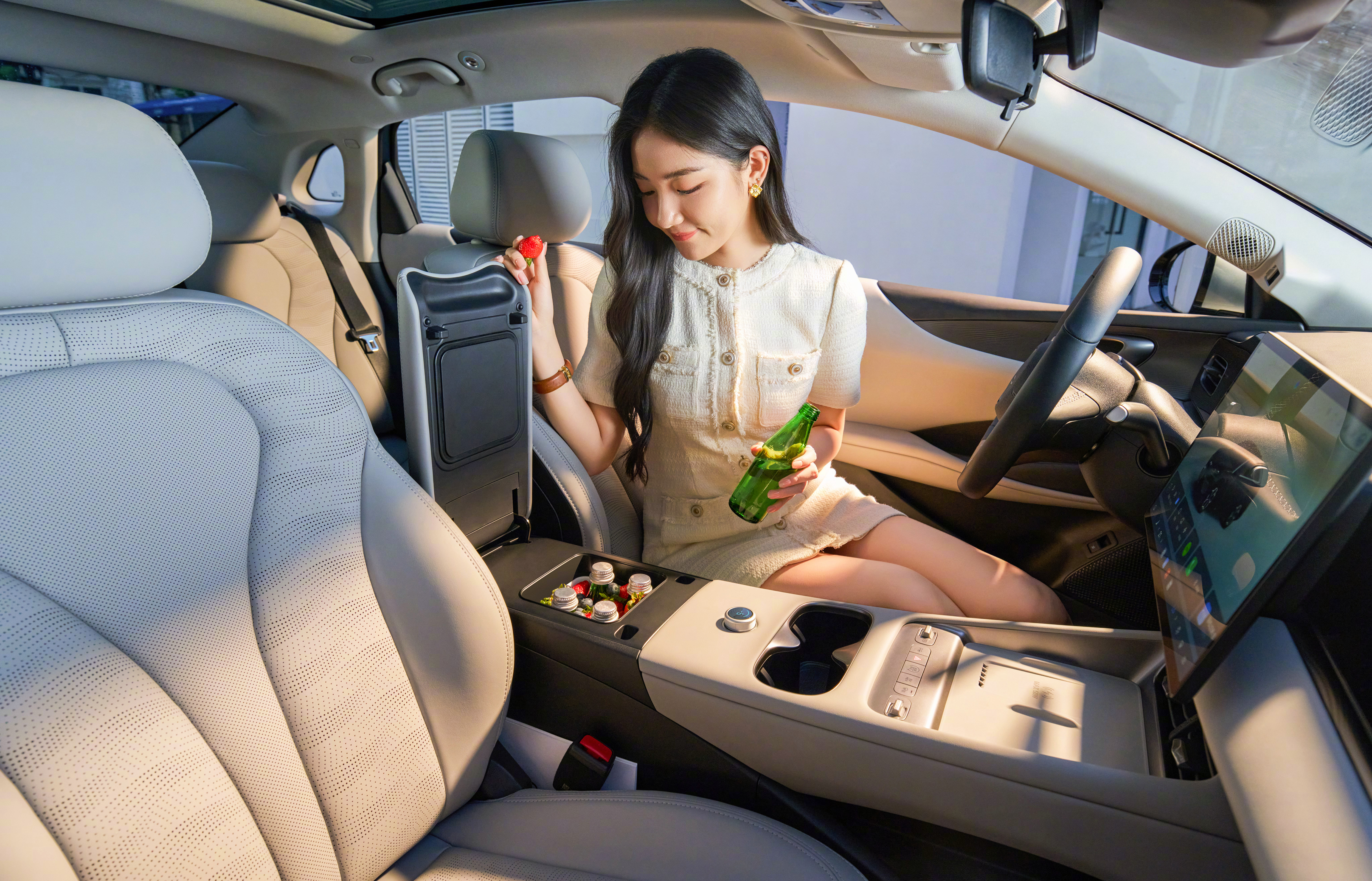 比亚迪 2027 款海豹 06 上市，分为 EV 纯电、DM-i 插混两个动力版