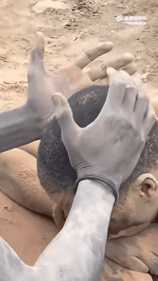 你能不能适应原始部落的生活习惯？

今天看到“桑巴族”的生活习惯，真的是大开眼界