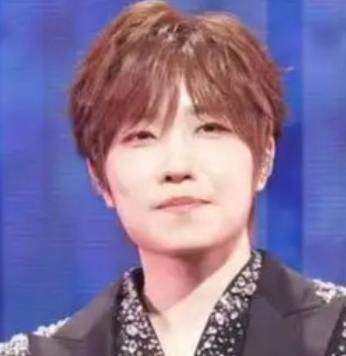 源自徐良“时间折叠”巡回演唱会南京站的一个有趣插曲。简单来说，起因是他巡演的伴舞